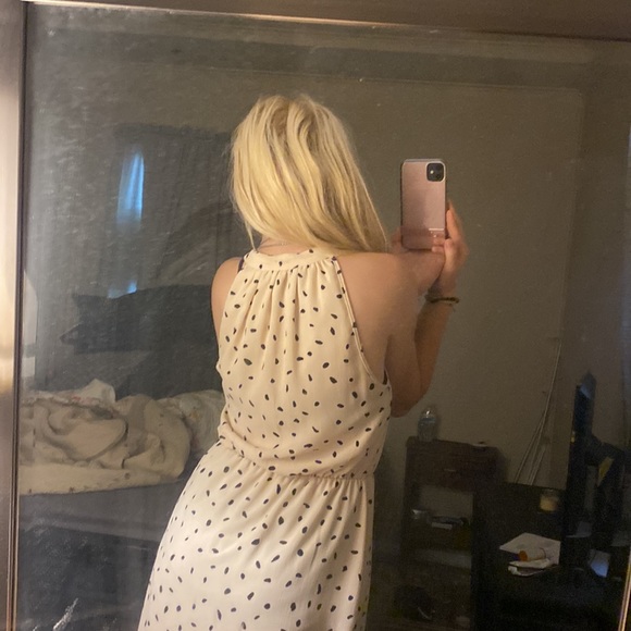 Dress - Picture 7 of 8